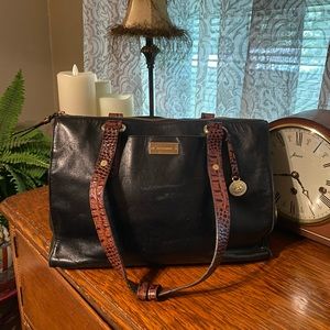 Vintage. Croc embossed Black Leather Brahmin Purse